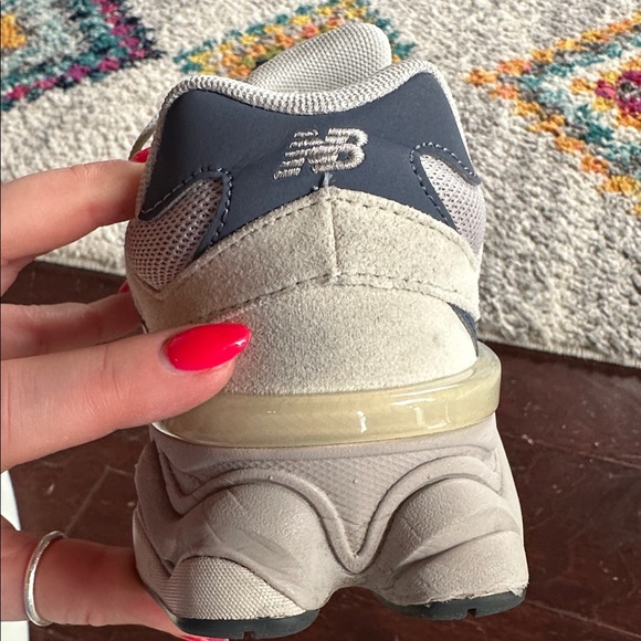 New balance 9060 boys 7 - Picture 10 of 15